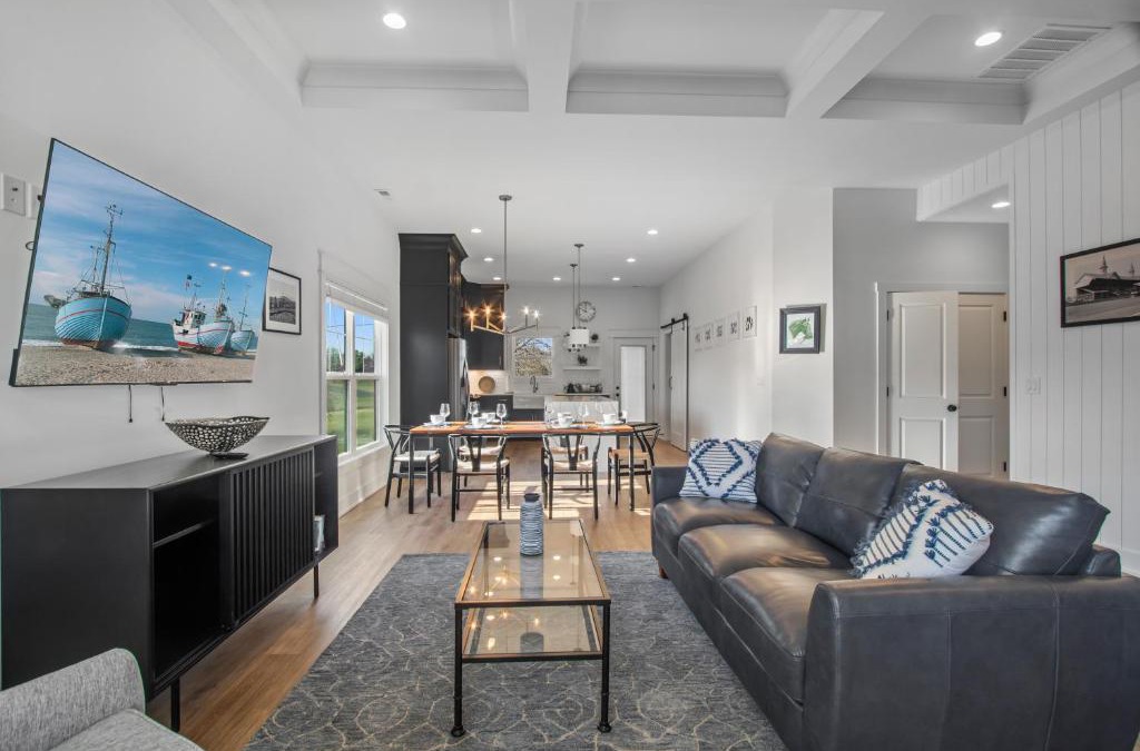 Jeffersonville - Clarksville House | Modern & upscale home near Derby