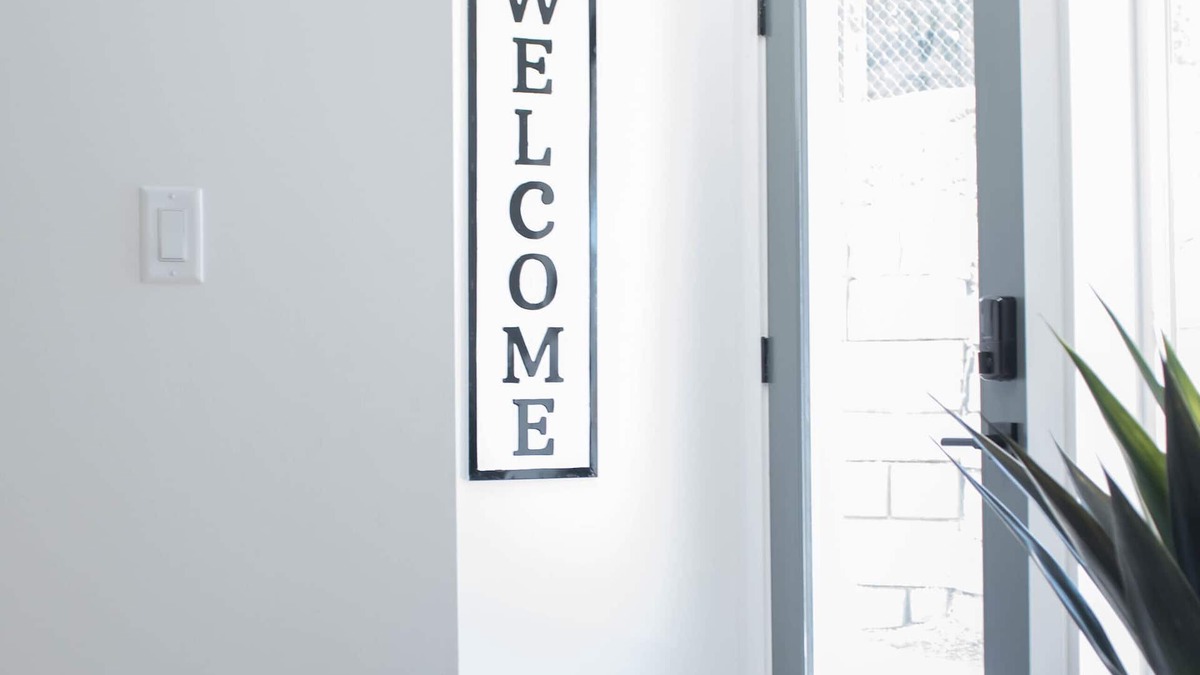 Bountiful House | Modern Urban Townhouse with High Speed Internet