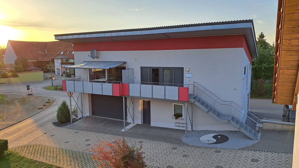 Weiltingen Apartment | Modern vacation apartment 5 pers. with sauna, balcony and e-charging station