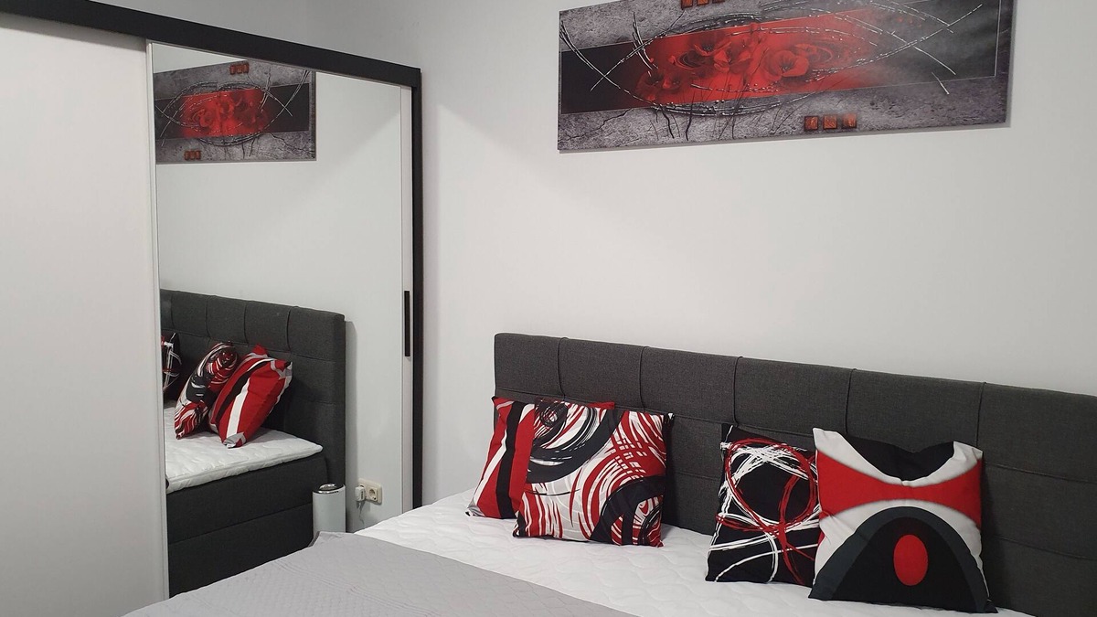 Ziemitz Condo | Modern vacation apartment with balcony directly on the Peene