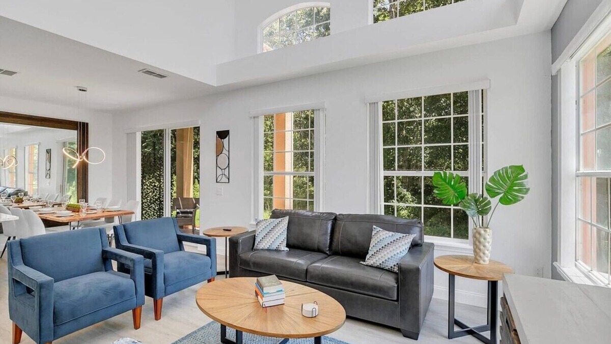 Windwood Bay House | Modern Vacation Home Minutes Away From The Parks