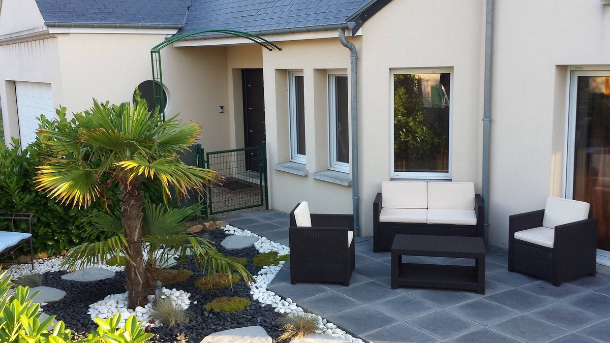 Saint-Vaast-la-Hougue House | Modern villa + enclosed garden in Saint-Vaast, sea 200m, center 500 m UNESCO