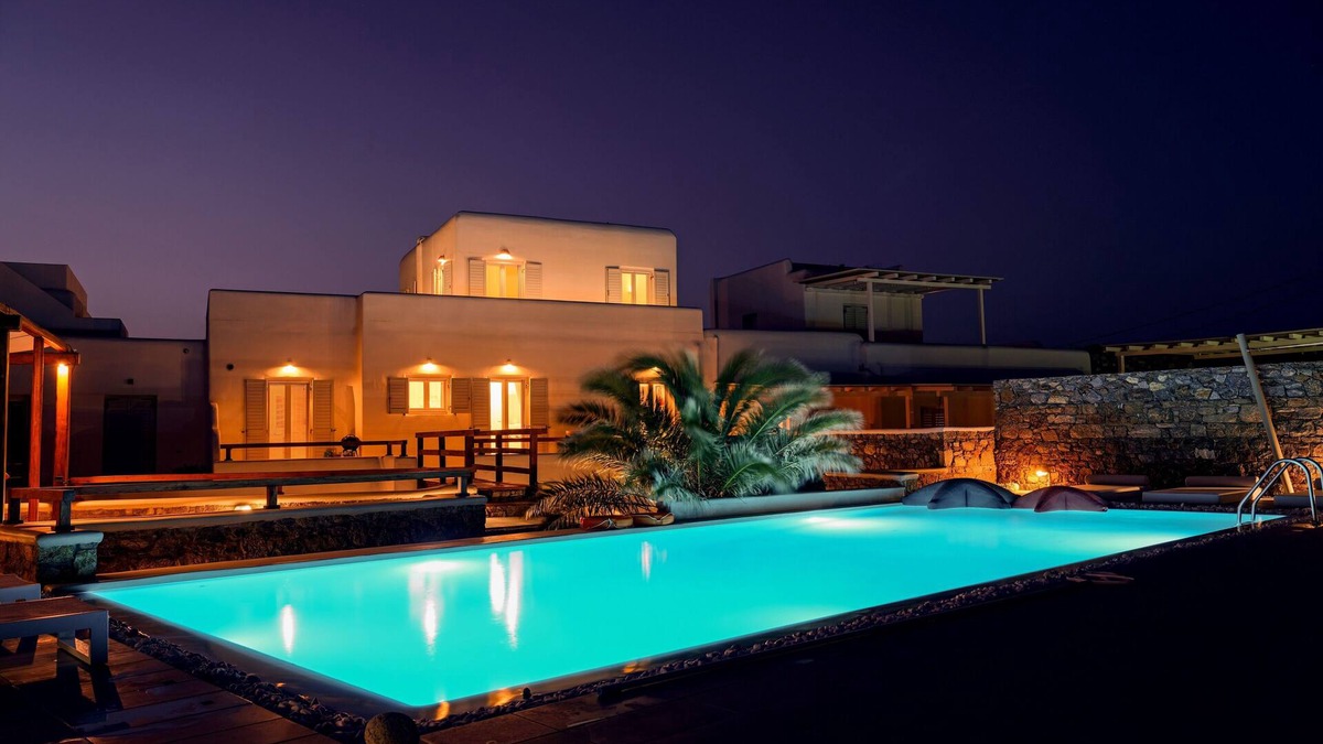 Tourlos Villa | Modern Villa, 5 Master BR, Large Private Pool, Sunset View, close 2 Mykonos Town