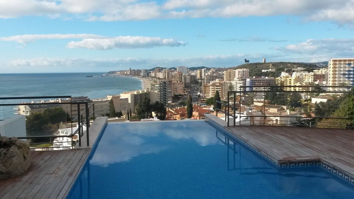 Torreblanca House | Modern villa, 5 minutes walking distance to beach and restaurants. Sea view