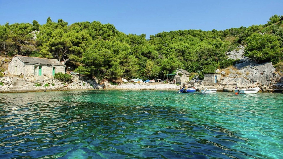 Cove Donja Krusica (Donje selo) Villa | Modern Villa in Grohote with Pool