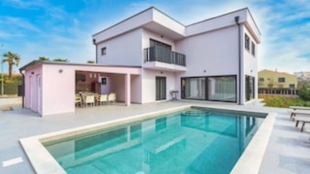 Mali Maj Villa | Modern Villa Jacky with pool in Poreč