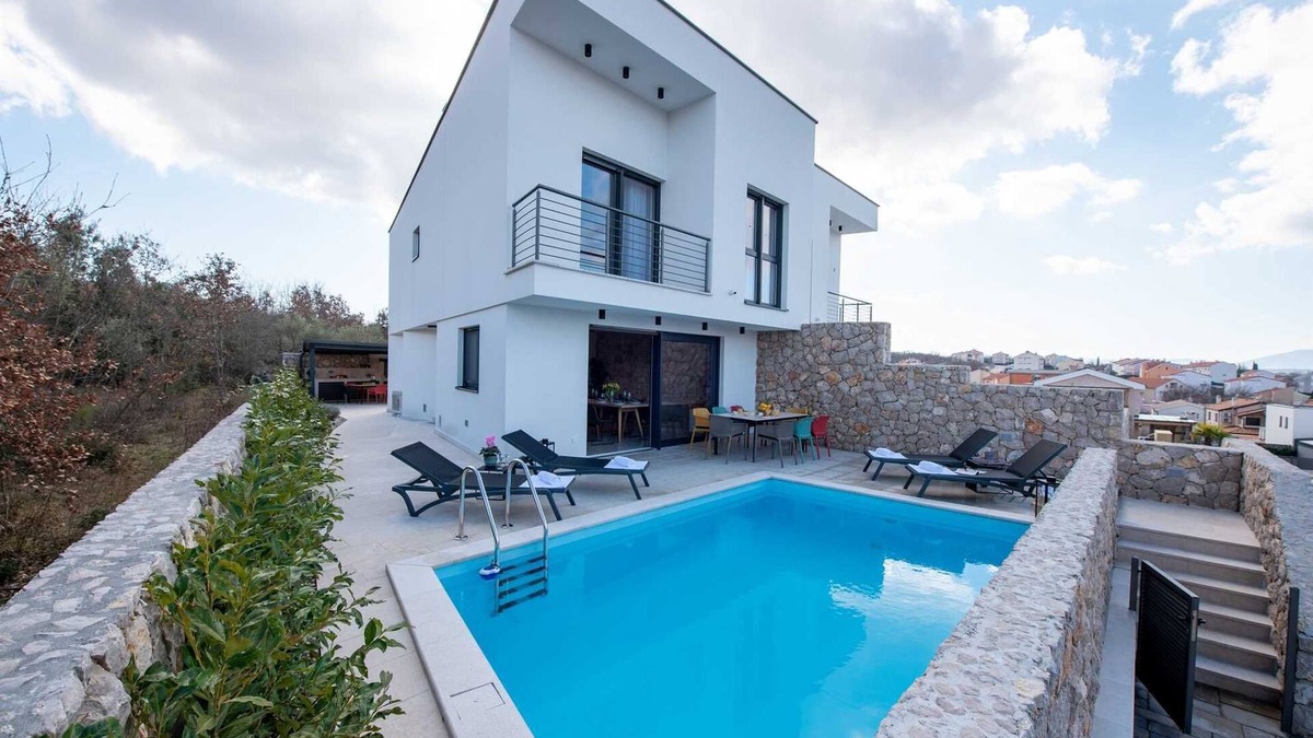 Malinska-Dubasnica Villa | Modern Villa Sila with heated pool