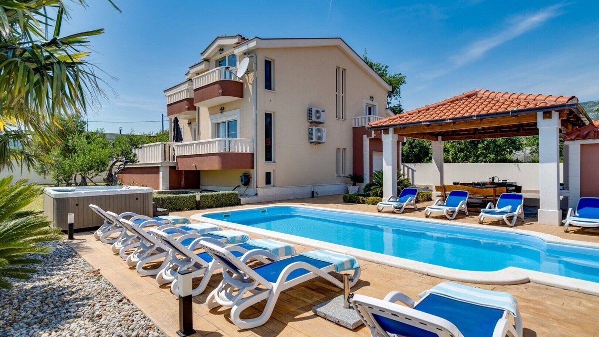 Rudine Villa | Modern villa Šuker with private 30sqm pool, Jacuzzi, Gym, Sauna, huge Garden