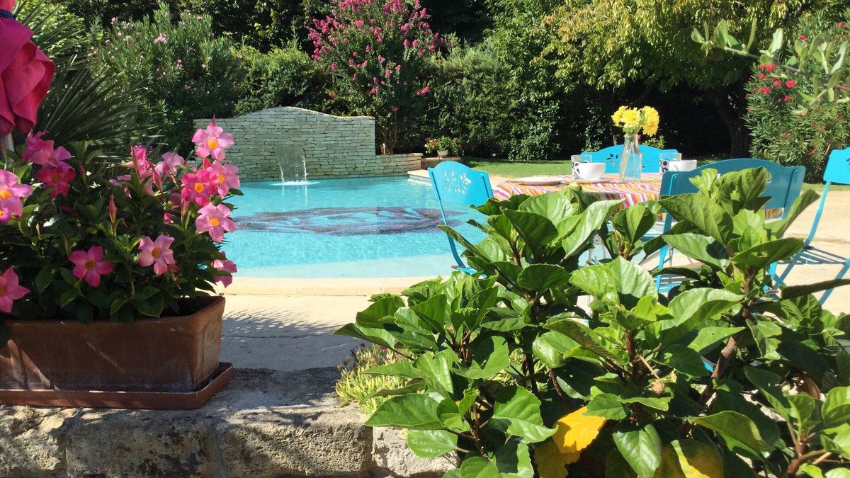 La Tour-d'Aigues Villa | MODERN VILLA WITH POOL AT THE TOWER OF AIGUES
