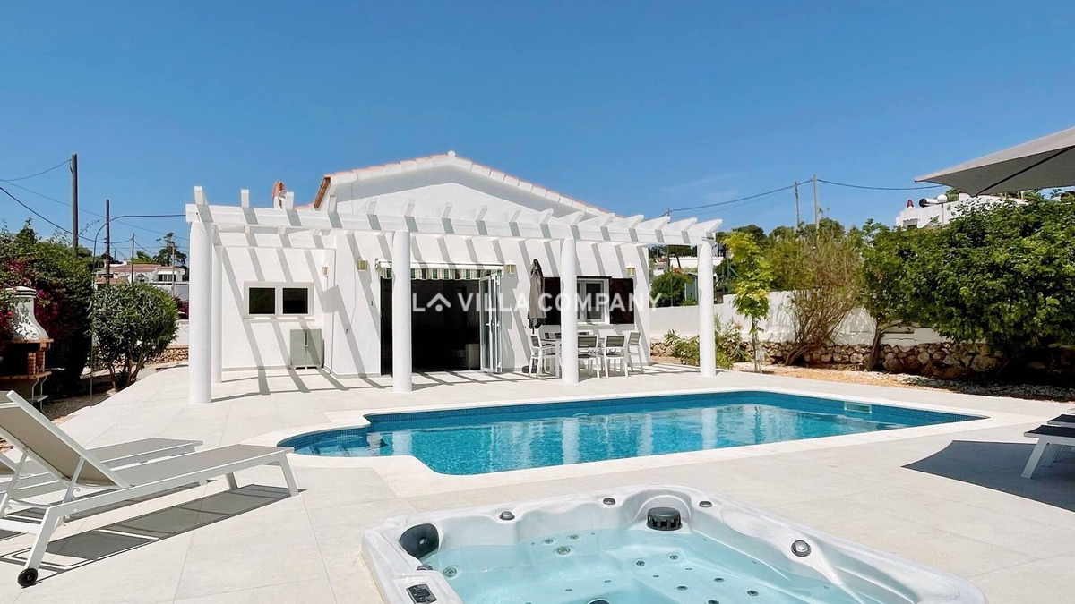 Cala en Porter Villa | Modern villa with private pool, AC, WIFI, sleeps 6, 7 min to beach and centre