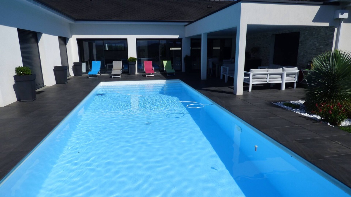 Poey-de-Lescar House | Modern villa with heated pool, sleeps 6 to 8, Pyrenees view
