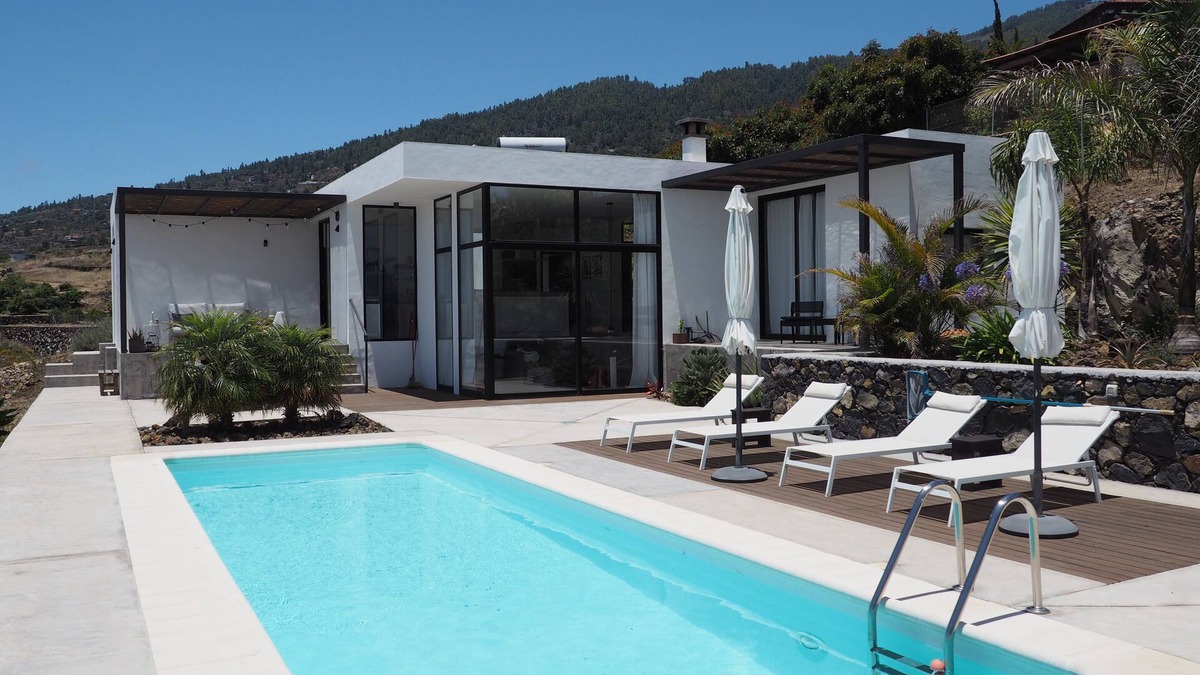 Tijarafe Villa | Modern villa with 180° sea view and heated saltwater pool
