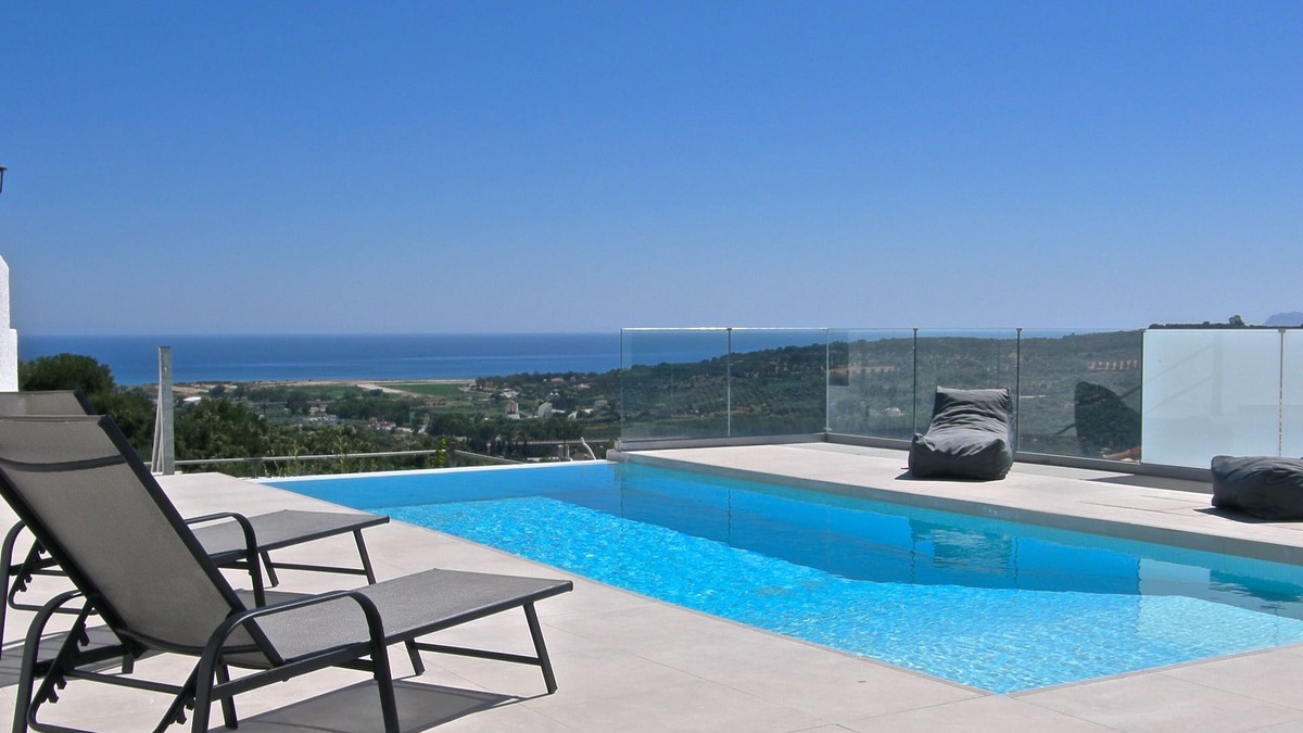 Polemarchi Villa | Modern villa with infinity pool close to the sea