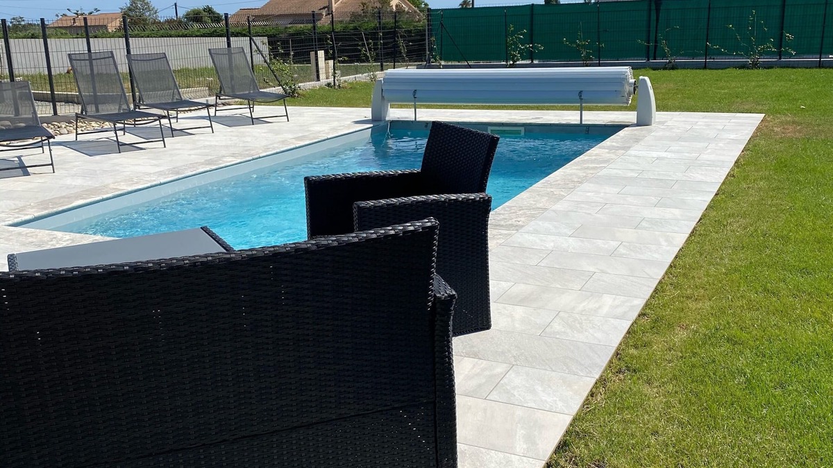 Prunete House | MODERN VILLA WITH PRIVATE POOL 10 MINUTES WALK FROM THE SEA