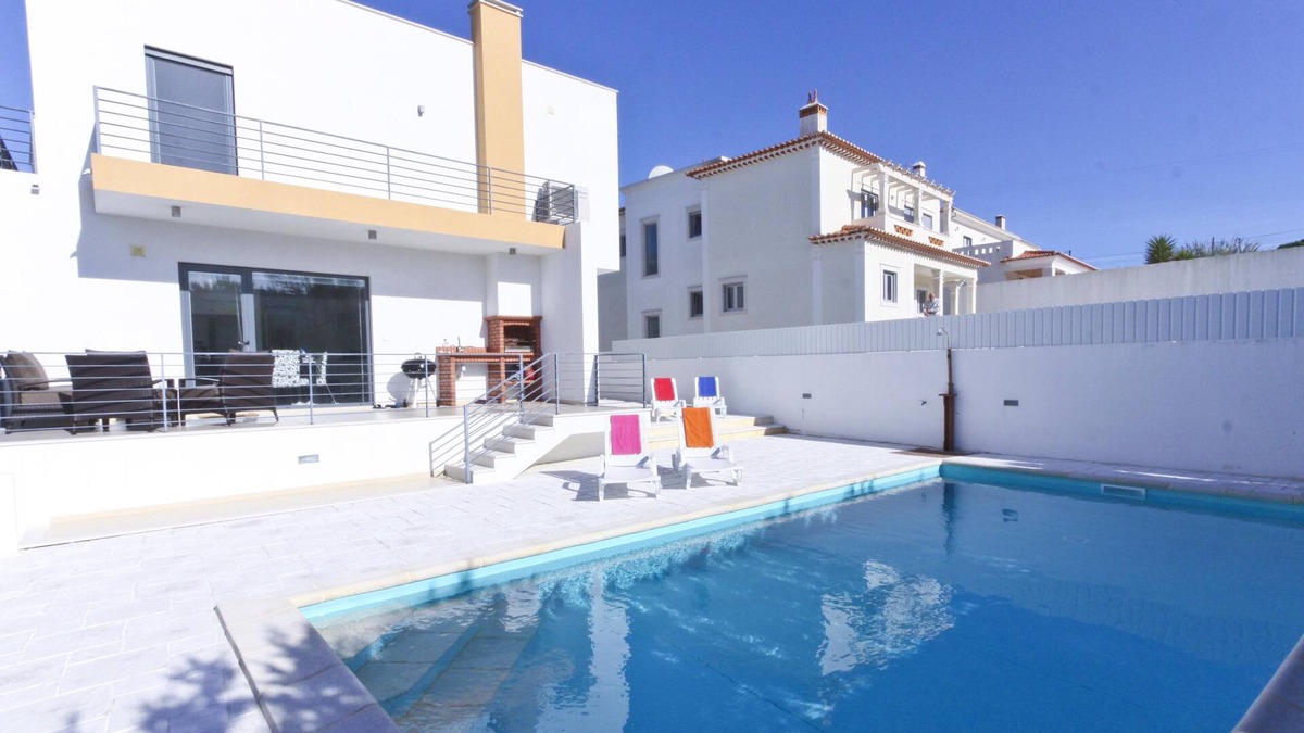 Nadadouro Villa | Modern Villa with Swiming pool, pool table and Cinema.