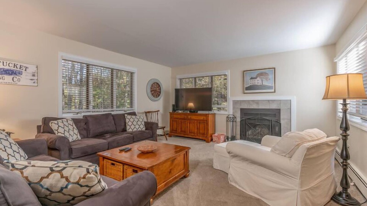 West Hartford Condo | Modern Village, Community Pool | Newton Village 1C