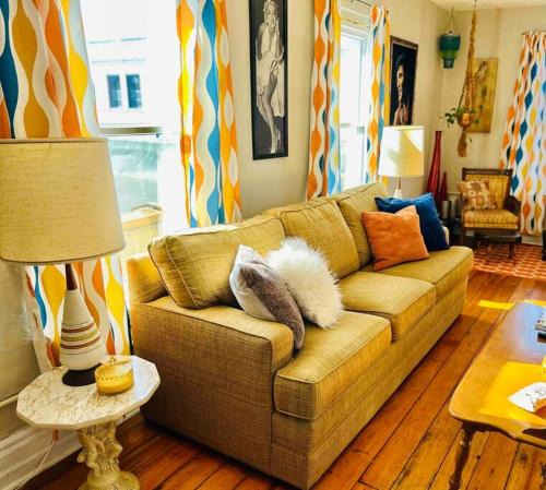 Moline Apartment | Modern Vintage Downtown Apartment