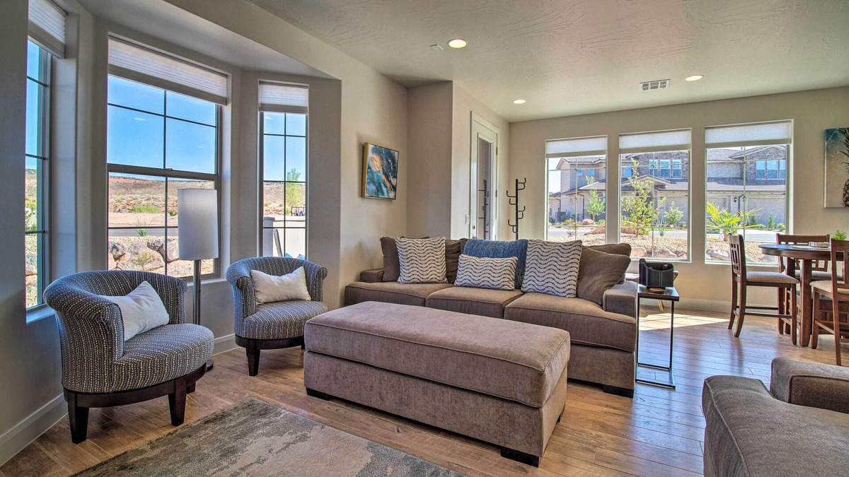 Sienna Hills House | Modern Washington Home - Pool & Trail Access!