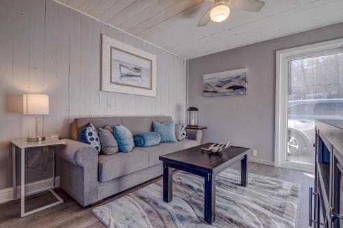 Alton Bay Apartment | Modern Winnipesaukee Lake Front Retreat Naples