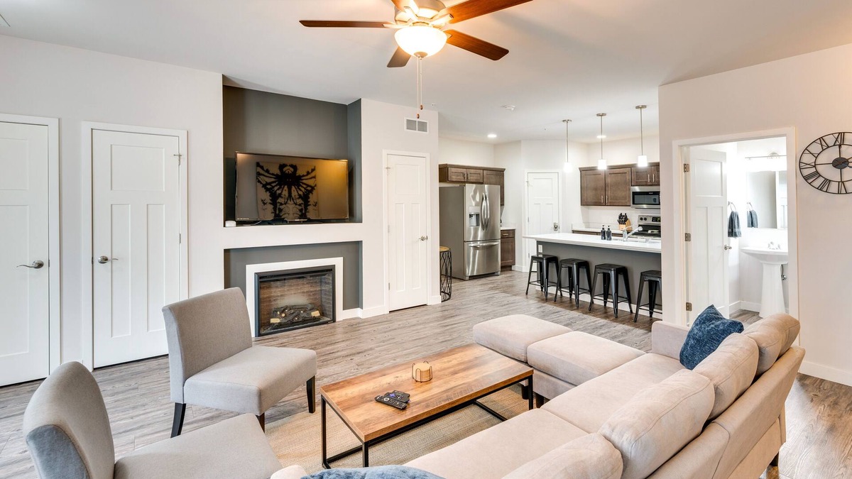 Village of Cottage Grove Condo | Modern Wisconsin Vacation Rental w/Fireplace