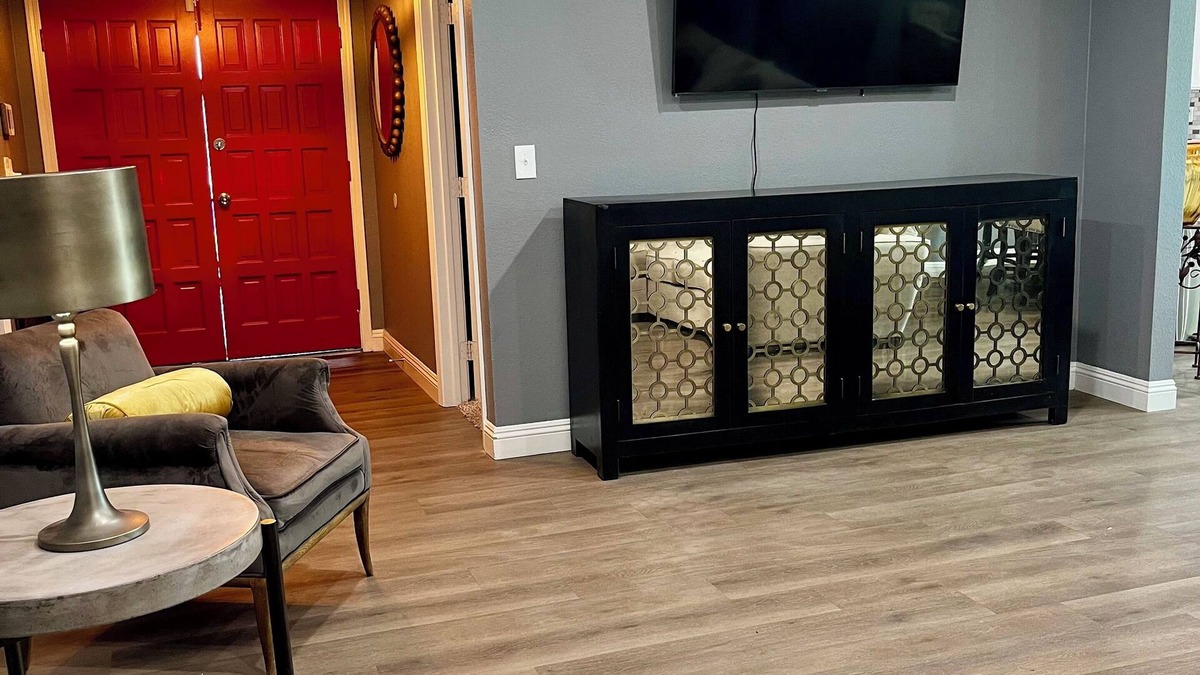Rialto House | Modern with a Splash of Fun