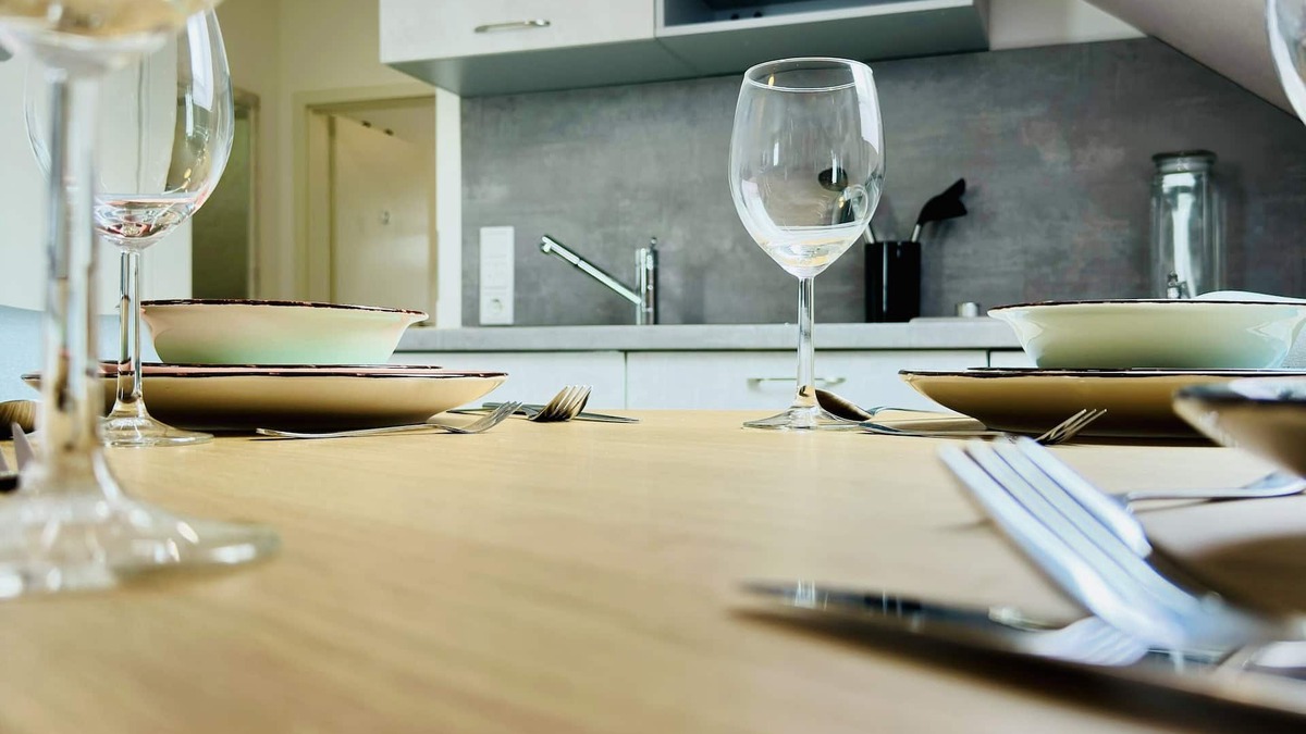 Bad Oeynhausen Apartment | Modern Wohnen mit Smarttv, Arbeitsplatz und Küche