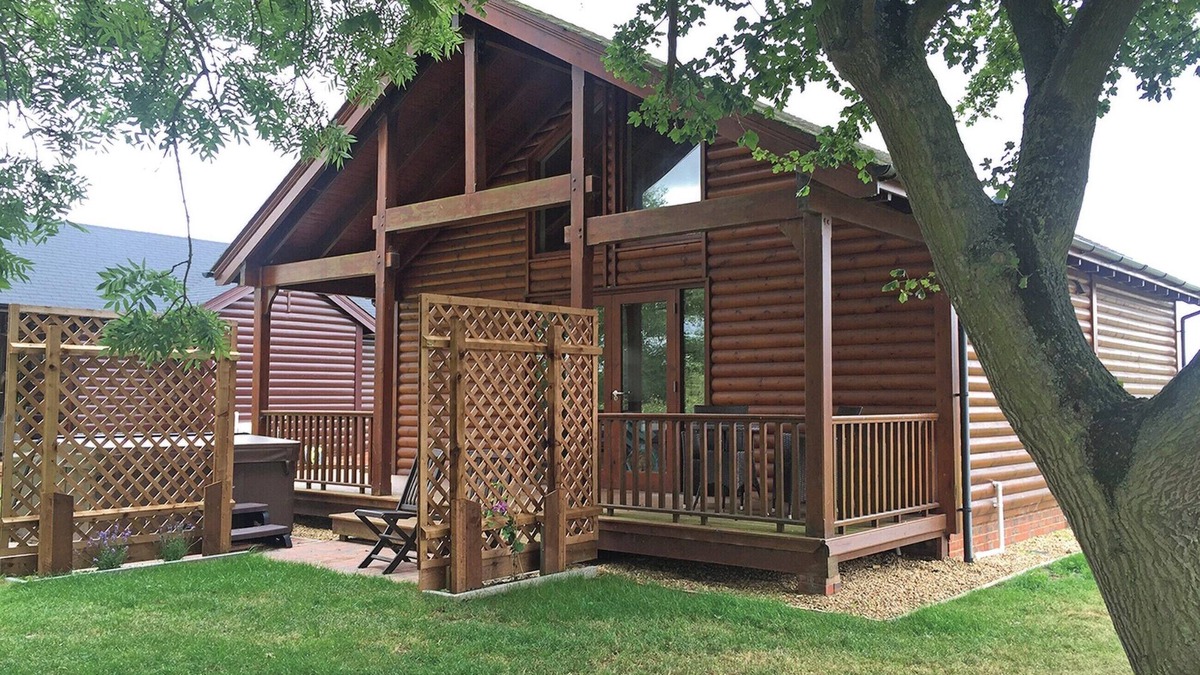 Upwood Ski Chalet | Modern yet rustic designed lodge, ideal for families or couples.