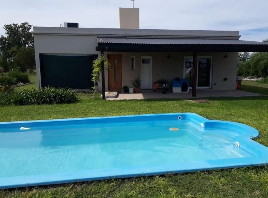 Pergamino Villa | Moderna casa de campo con pileta en Pergamino