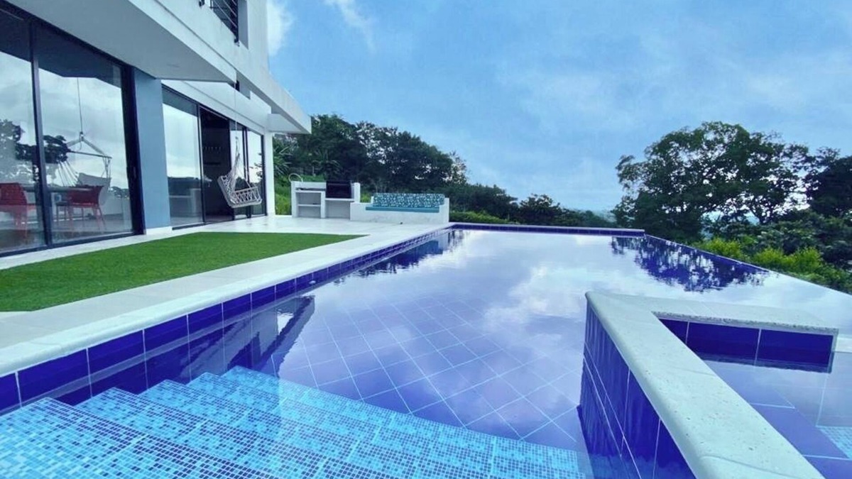 Ibague Villa | Moderna y Lujosa Casa Campestre en Ibagué con Salón de Juegos