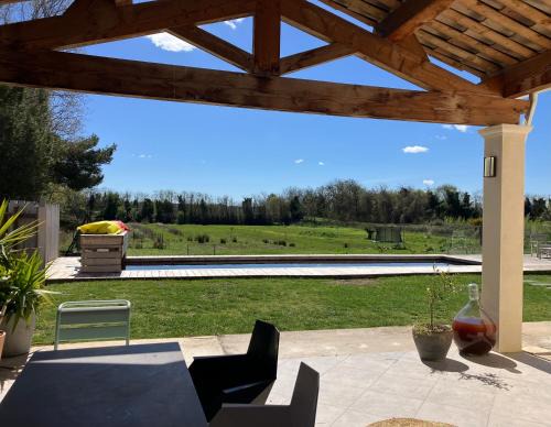 Pezenas House | Moderne Confort Familial Piscine naturelle 11mx3m