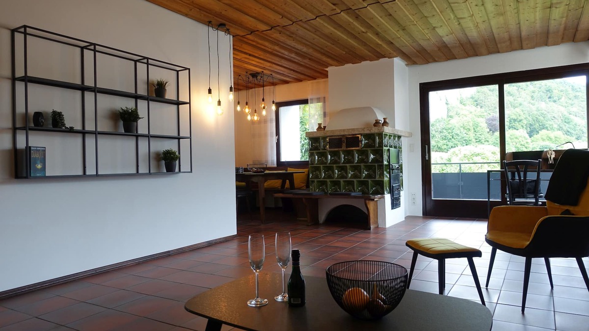 Prunn Apartment | Moderne Ferienwohnung mit Balkon für bis zu 6 Personen
