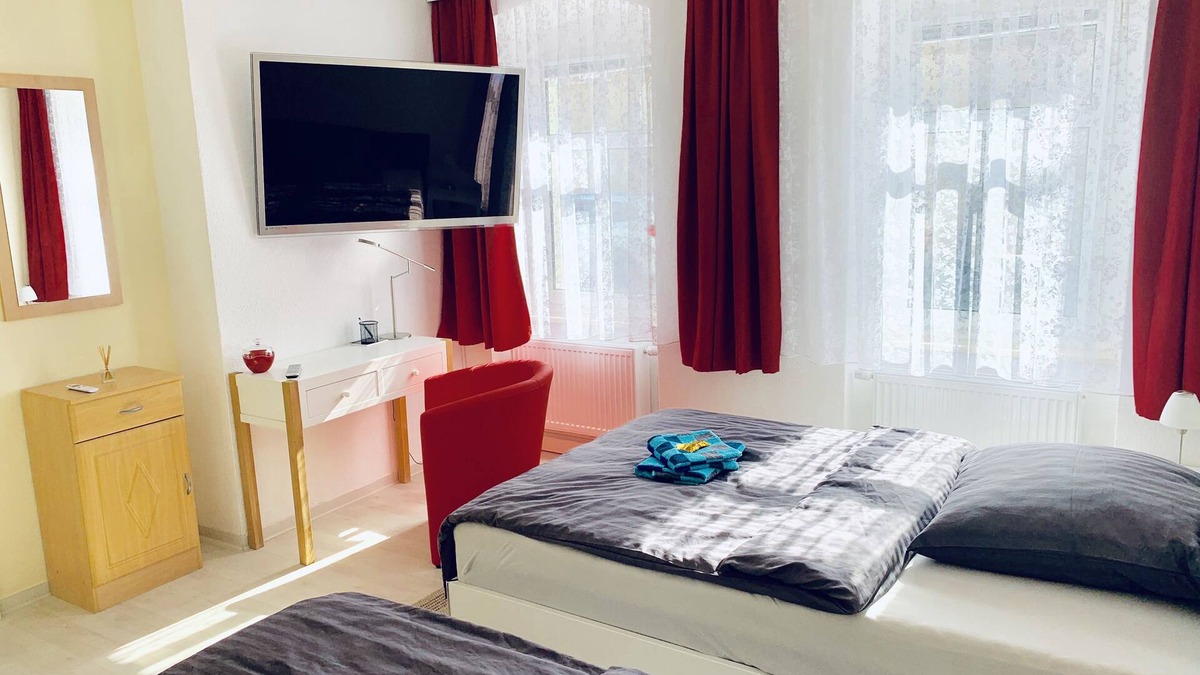 Grimma Apartment | Moderne Ferienwohnung mit 2 Schlafzimmern, Küche und Bad