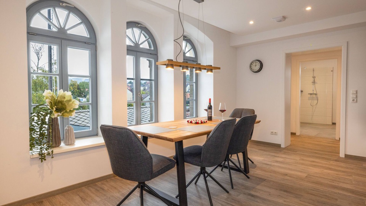 Seesen Apartment | Moderne Ferienwohnungen im Seesener Bahnhof. Perfekt für Urlaub & Geschäftsreise