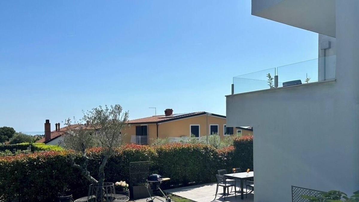 Novigrad House | Moderne Villa in Ruhiger Lage mit Garten für 6 P., 500m zum Strand, 2 Parkplätze