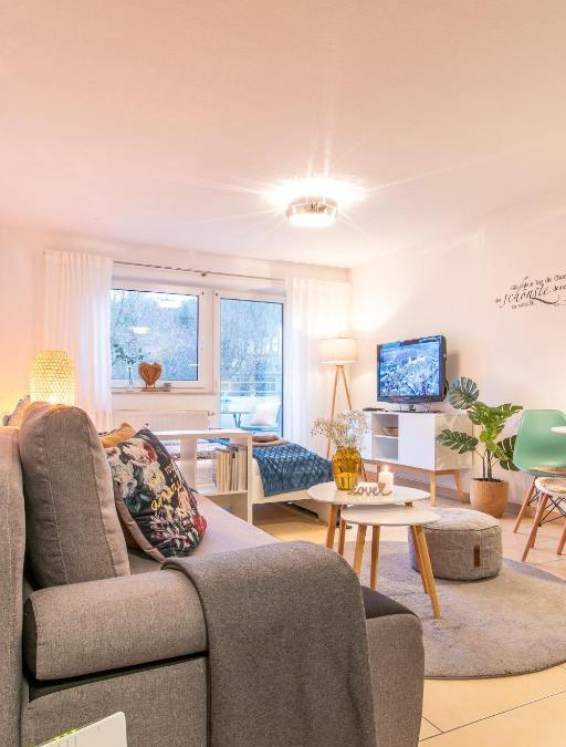 Schwarzenberg/Erzgeb. Apartment | Modernes Apartment im Grünen I Balkon I WLAN I Stellplatz
