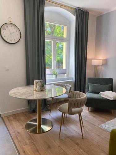 Strehlen Apartment | Modernes Apartment mit großer Terrasse