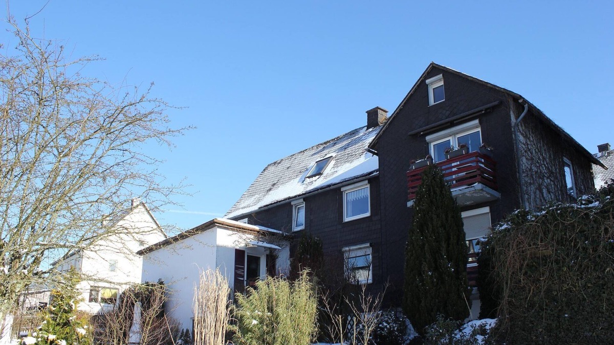Usseln Apartment | Modernes Appartement in Usseln mit Terrasse