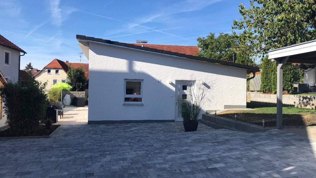 Staffelstein Apartment | Modernes Ferienhaus (72qm) mit großer Terrasse & Garten