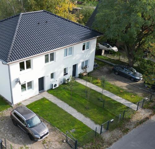 Klosterdorf Apartment | Modernes Ferienhaus für bis zu 10 Gäste
