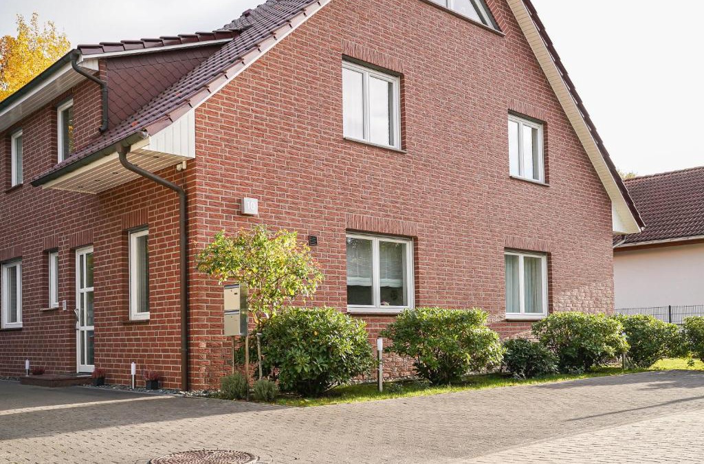 Seelhorst Apartment | Modernes Stadthaus 100qm Parkplatz Bad&Dusche Küche
