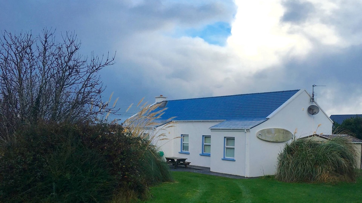 Castlegregory House | Modernised comfortable cottage close to blue flag beaches on the Dingle way