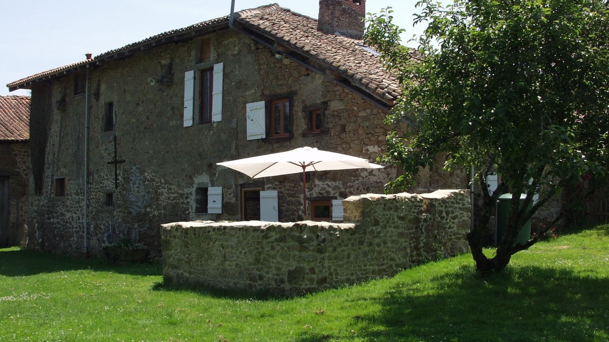 Cheronnac Other | Modernised Farmhouse, Three Bedrooms, Quiet Secluded Garden, Wifi and Pet