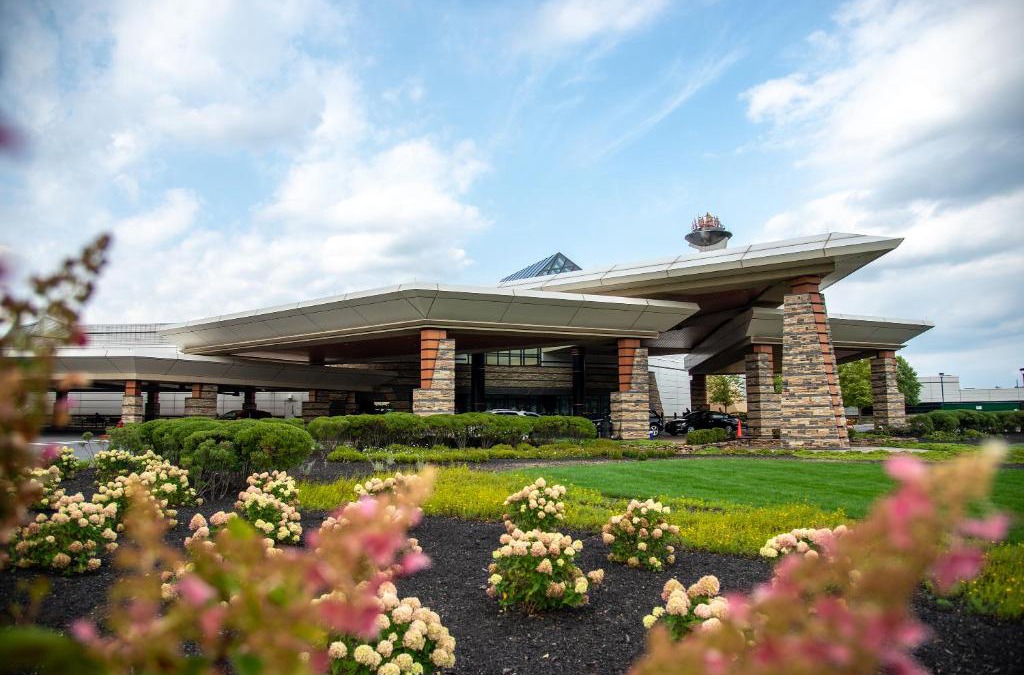 Wilkes-Barre Hotel | Mohegan Pennsylvania Casino Resort - Adults Only