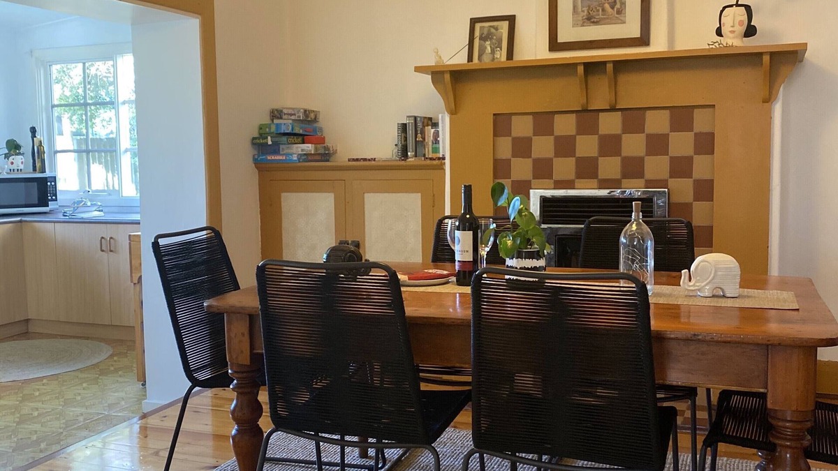 Port Elliot House | Mohill Cottage 1800’s settlers cottage in the Heart of Port Elliots township