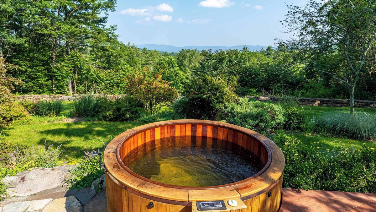 Accord House | Mohonk View: Hot Tub + Beautiful Mountain Views!