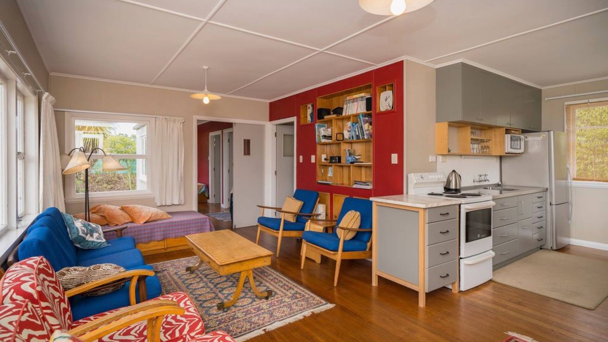 Pakawau Cottage | Mohuaiti - Golden Bay Holiday Home