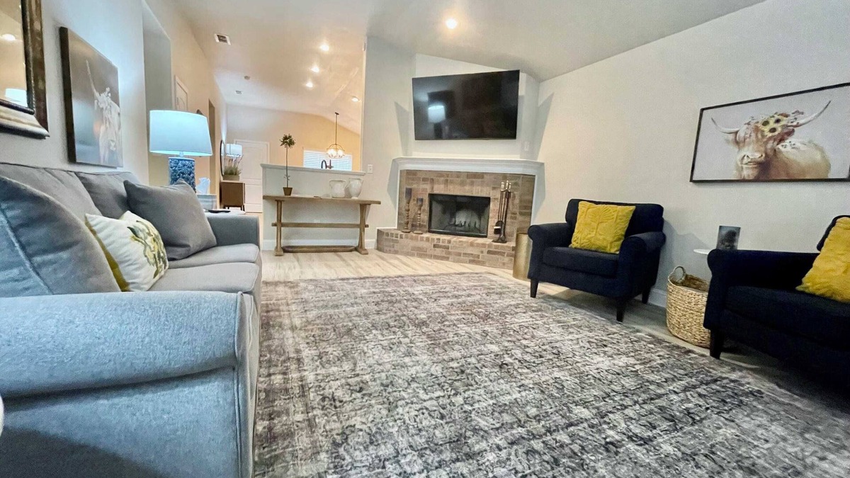 Lubbock House | Mojave Mirage - 3BR 2BA - New in South Lubbock