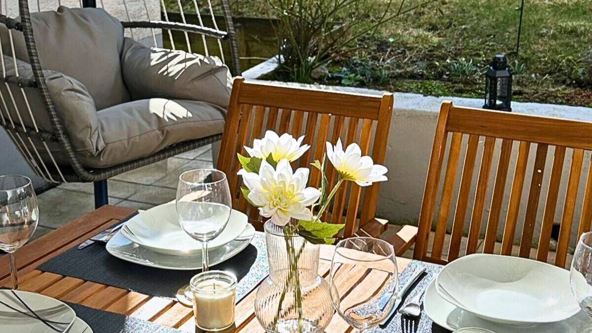 Iserlohn Apartment | MOLA Apartments- Stylish old town apartment-Seilersee-terrace-grill-free WLAN
