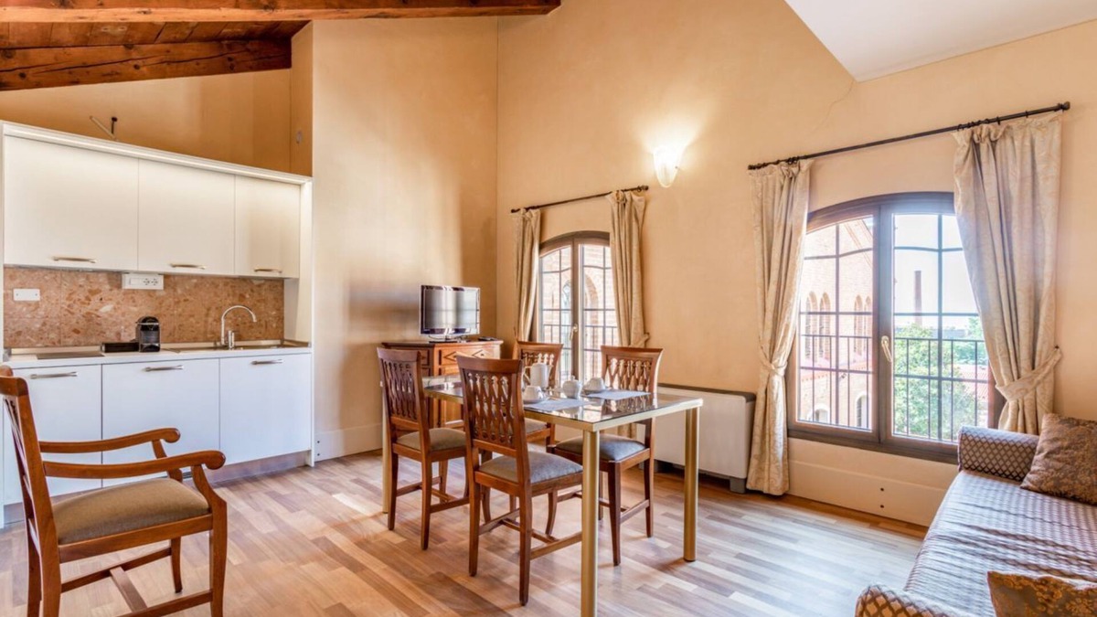 Molina Apartment | Molino Stucky Residence Mascareta Suite