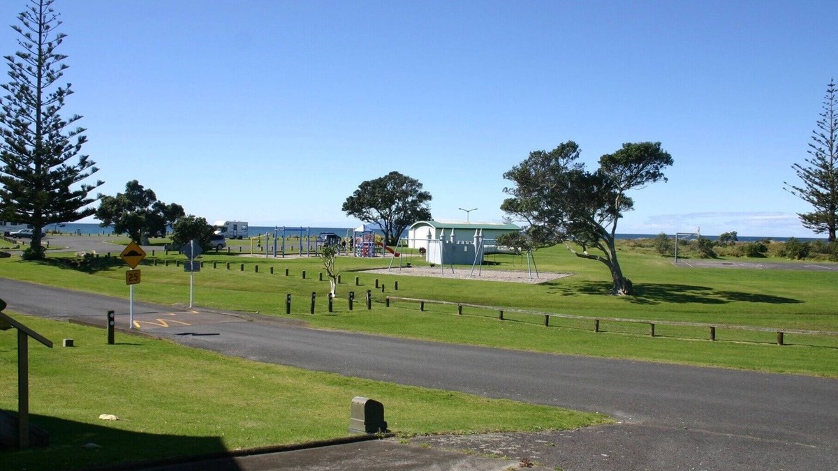 Waihi Beach Cottage | Mollies Place - Waihi Beach Holiday Unit